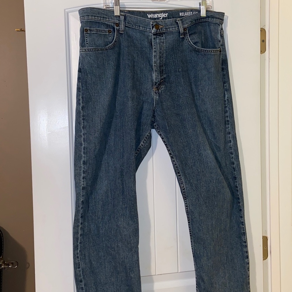 Men’s Relaxed Fit Wrangler Jeans